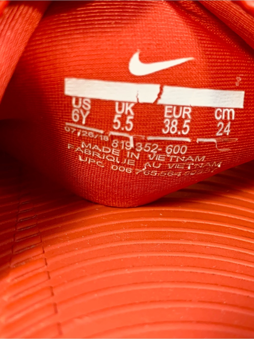 Youth Sz 6 Nike Kawa Red Slides with White Swoosh Strap - Picture 6 of 6